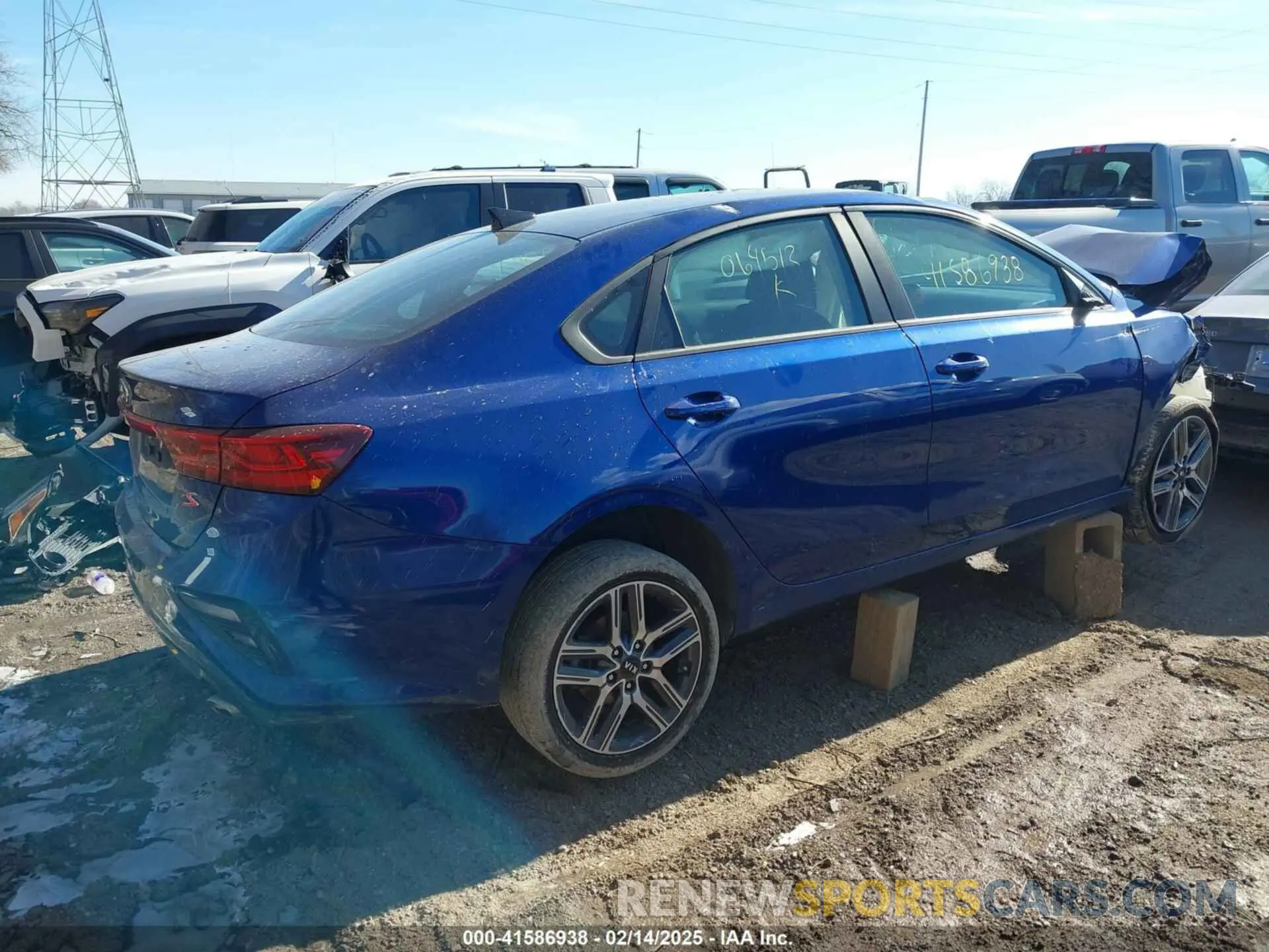4 Фотография поврежденного автомобиля 3KPF34AD9KE064512 KIA FORTE 2019