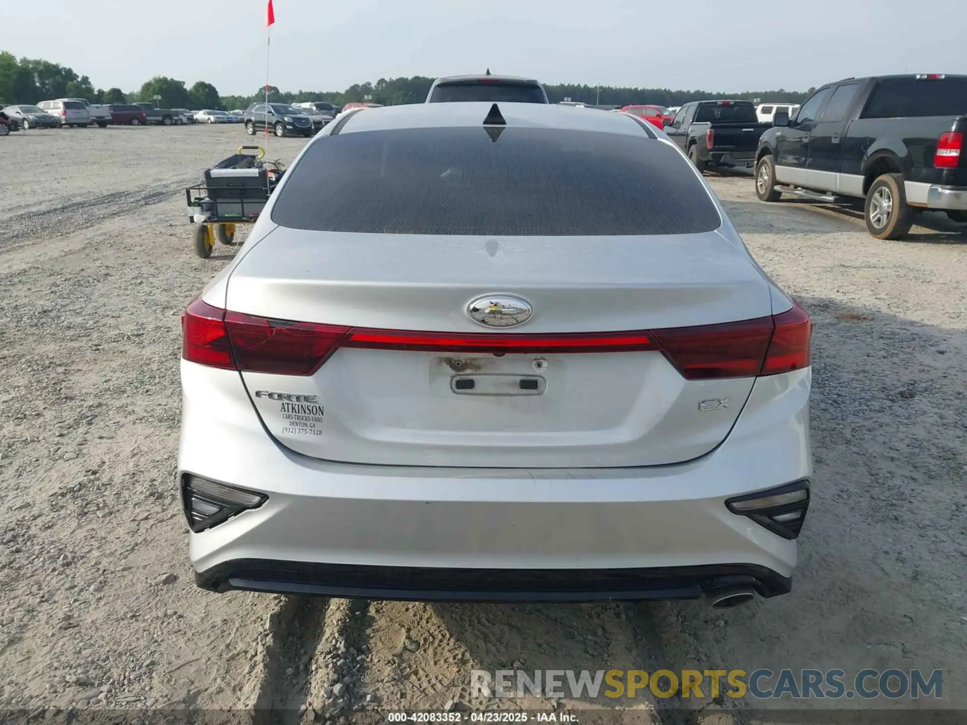 16 Photograph of a damaged car 3KPF54AD0KE047835 KIA FORTE 2019