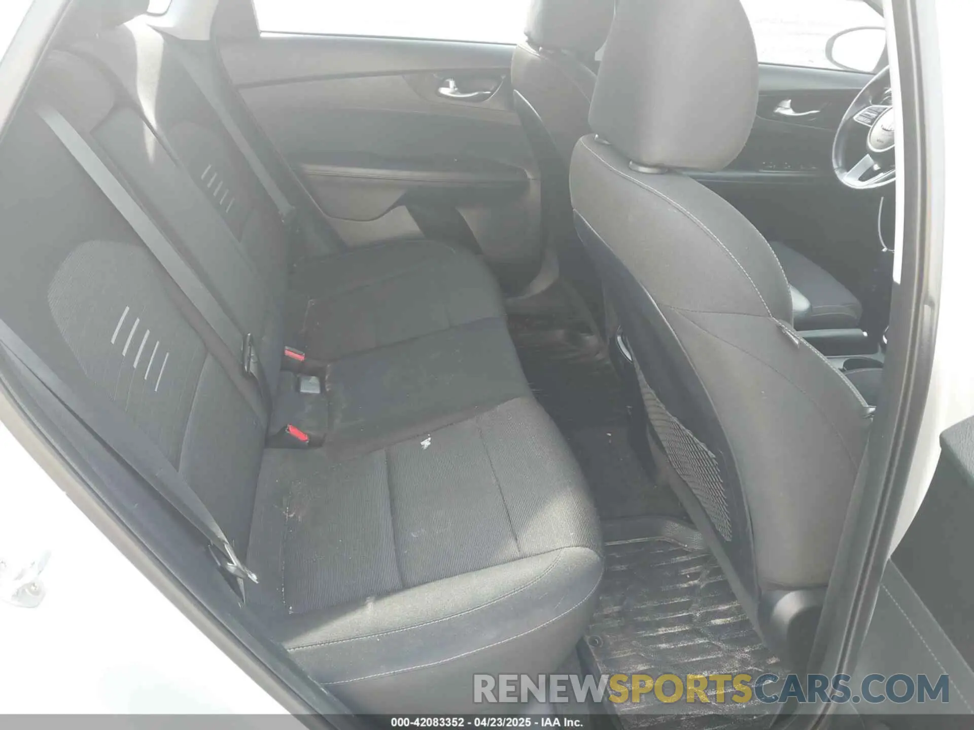 8 Photograph of a damaged car 3KPF54AD0KE047835 KIA FORTE 2019