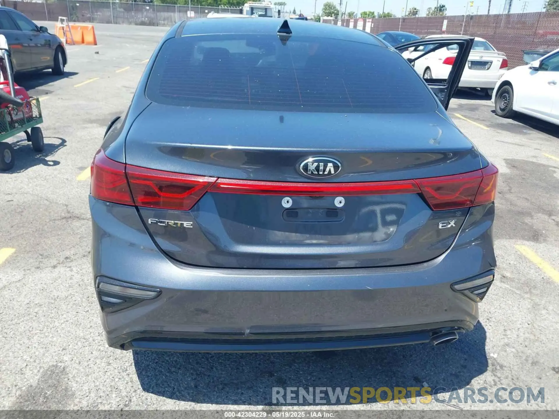 16 Фотография поврежденного автомобиля 3KPF54AD3KE057131 KIA FORTE 2019