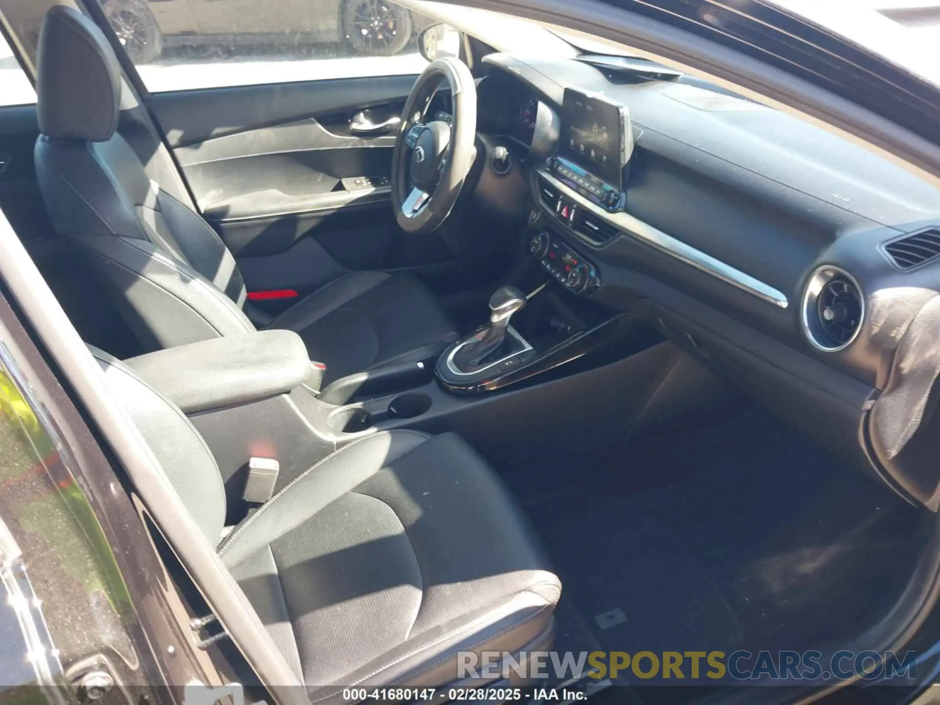 5 Фотография поврежденного автомобиля 3KPF54AD4KE028558 KIA FORTE 2019
