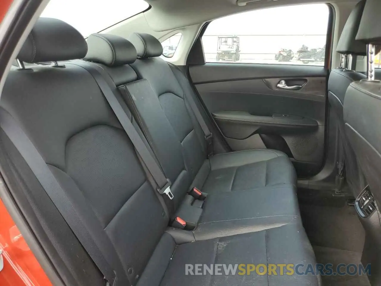 10 Фотография поврежденного автомобиля 3KPF54AD4KE062273 KIA FORTE 2019