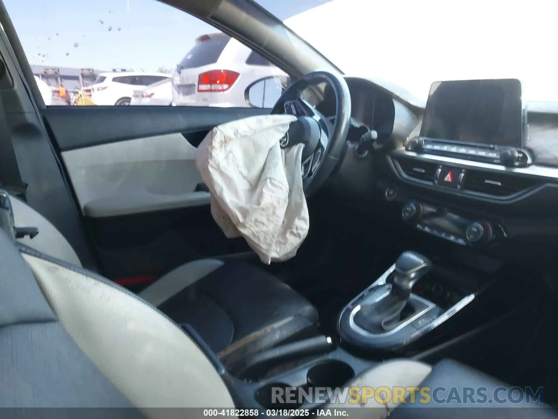 5 Photograph of a damaged car 3KPF54AD5KE030206 KIA FORTE 2019