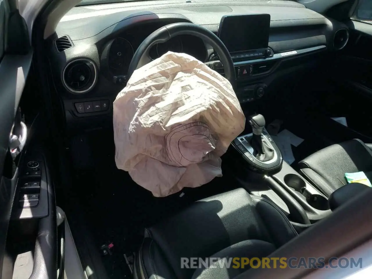 8 Photograph of a damaged car 3KPF54AD7KE037612 KIA FORTE 2019