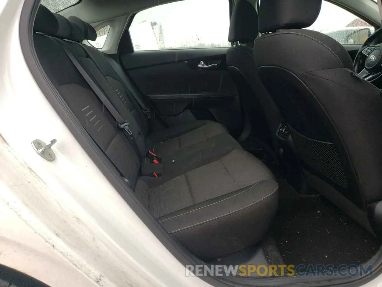 10 Фотография поврежденного автомобиля 3KPF54AD7KE047802 KIA FORTE 2019