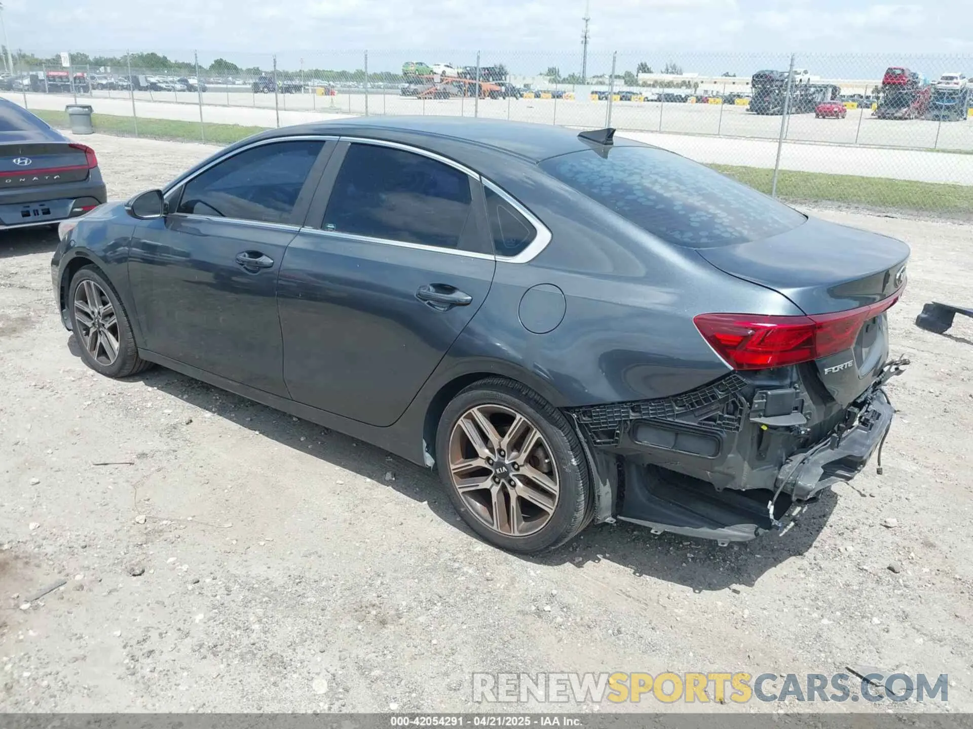 3 Photograph of a damaged car 3KPF54AD9KE032900 KIA FORTE 2019