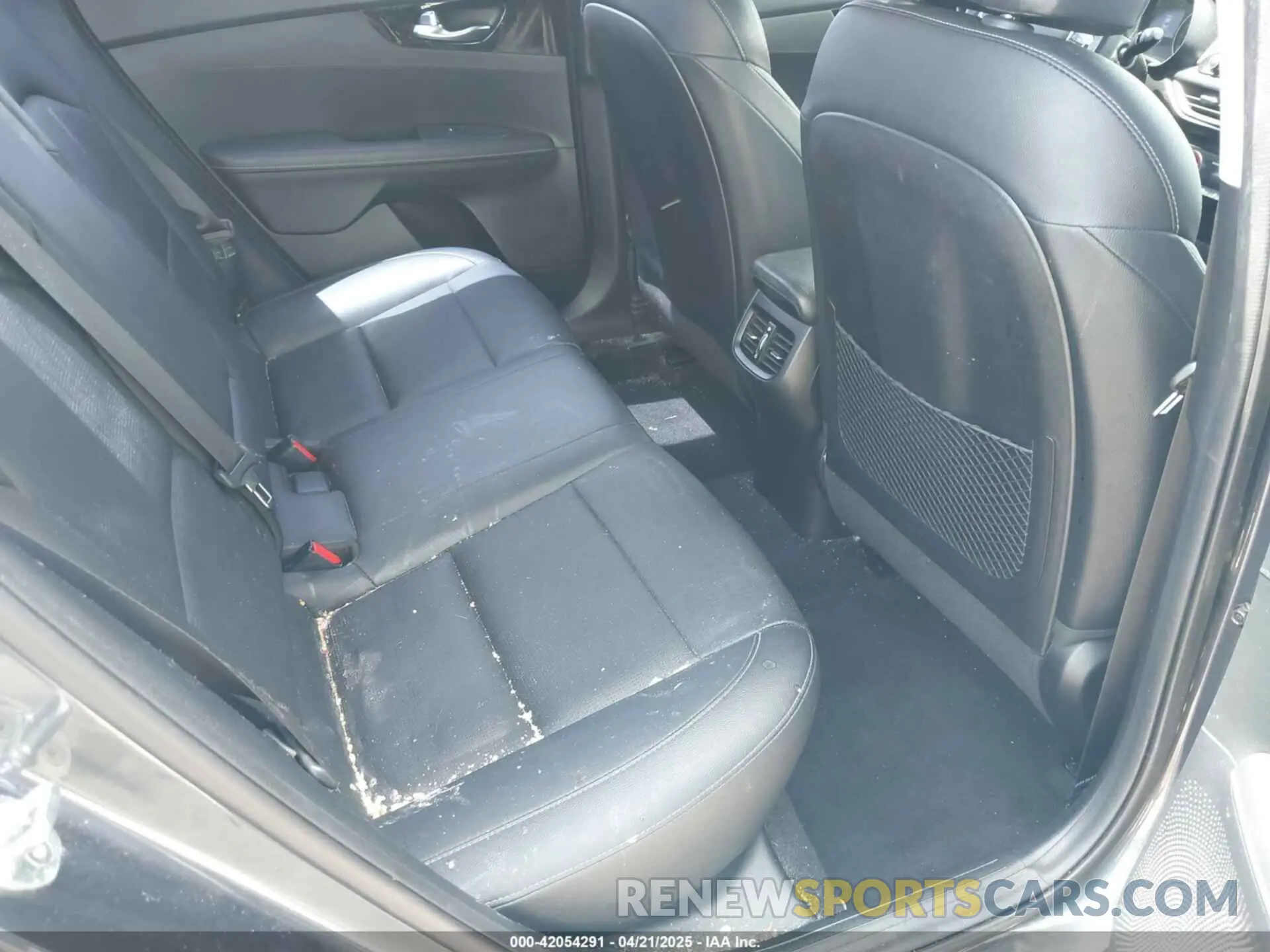 8 Photograph of a damaged car 3KPF54AD9KE032900 KIA FORTE 2019
