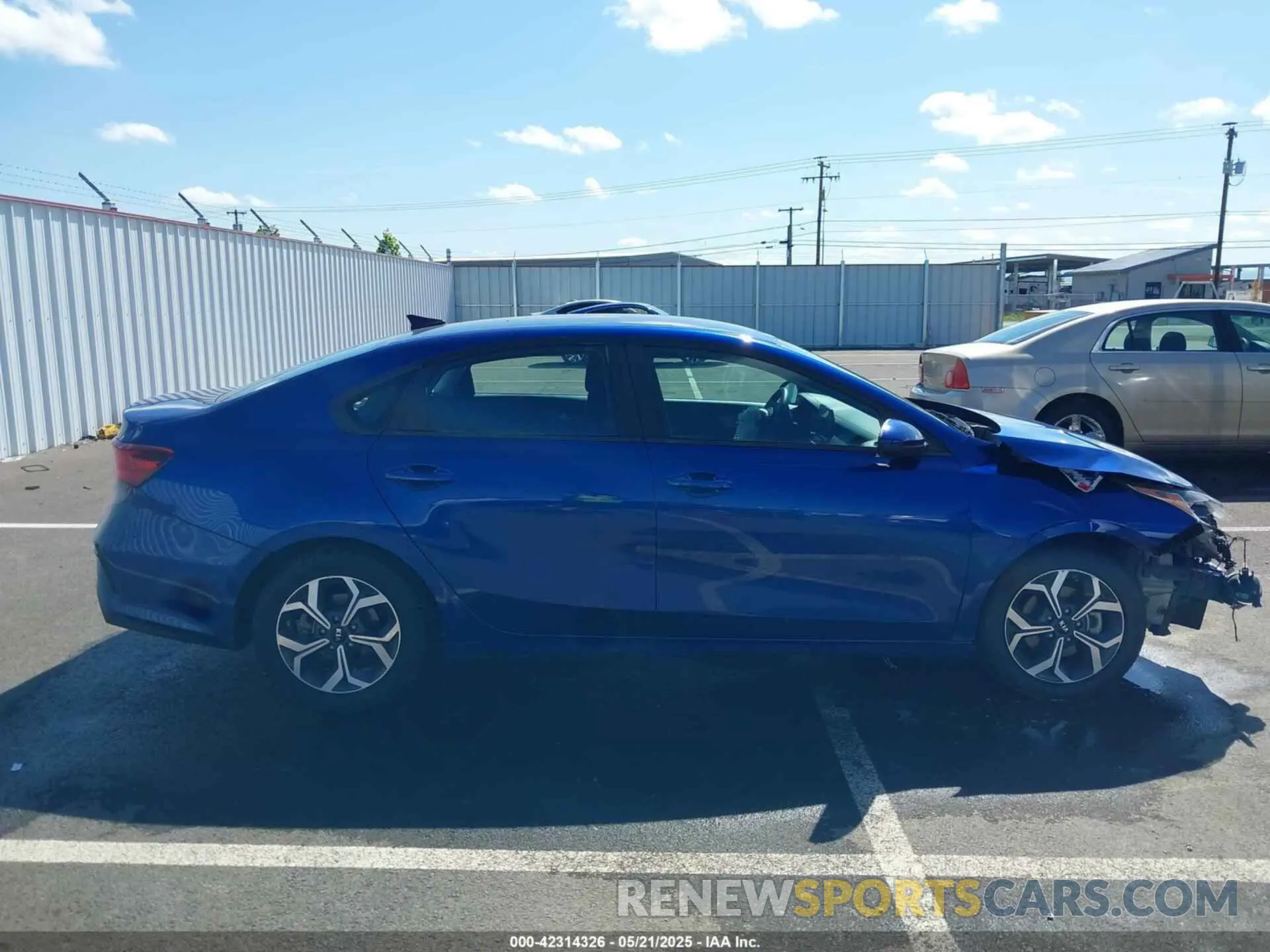 13 Photograph of a damaged car 3KPF24AD0LE150697 KIA FORTE 2020