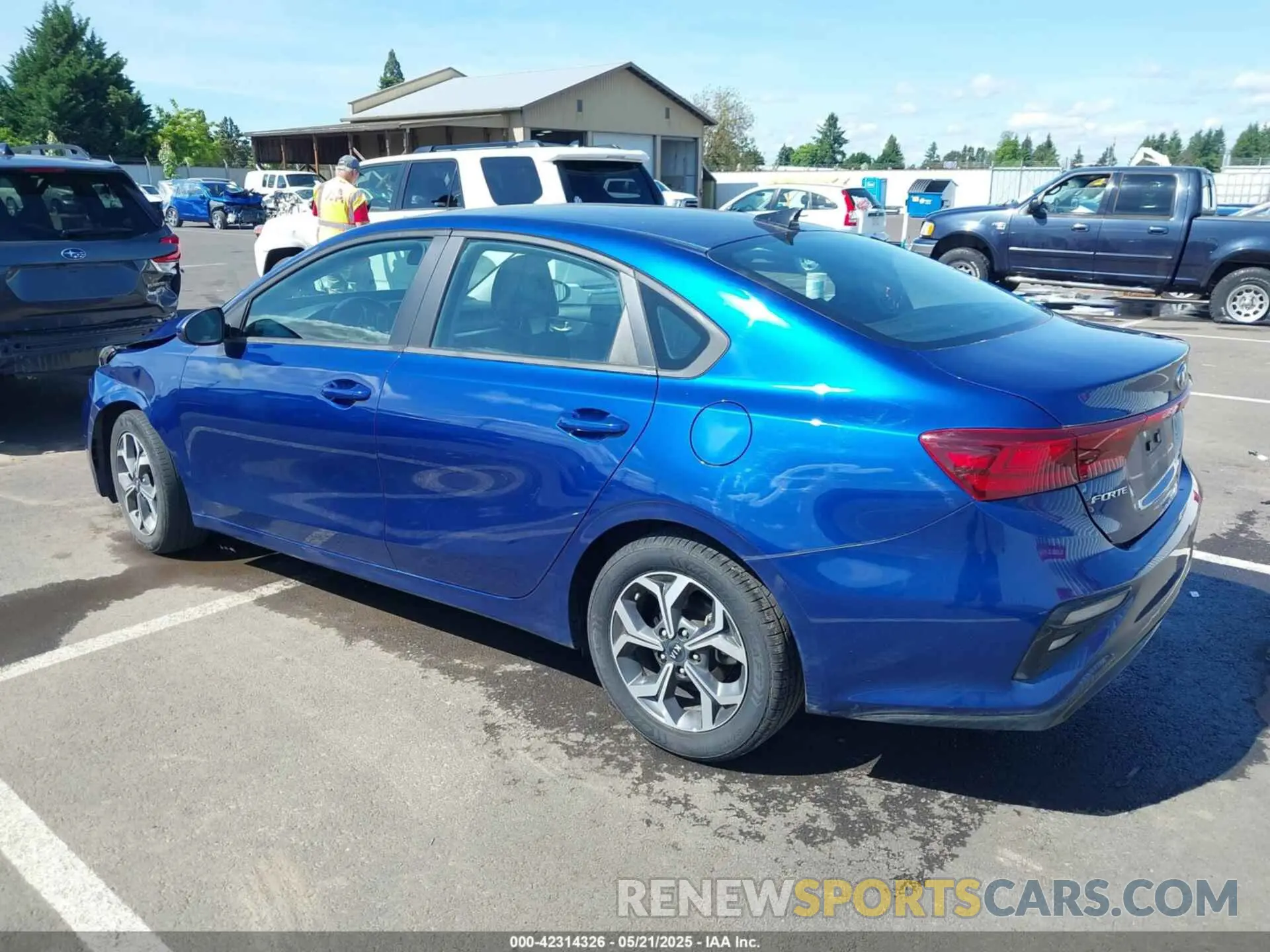 3 Photograph of a damaged car 3KPF24AD0LE150697 KIA FORTE 2020