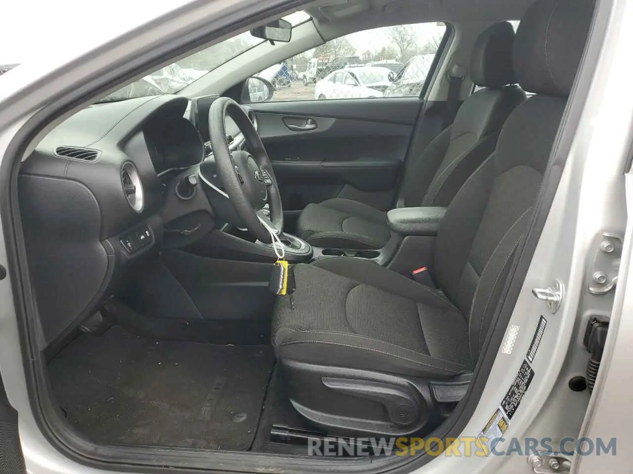 7 Photograph of a damaged car 3KPF24AD0LE187085 KIA FORTE 2020