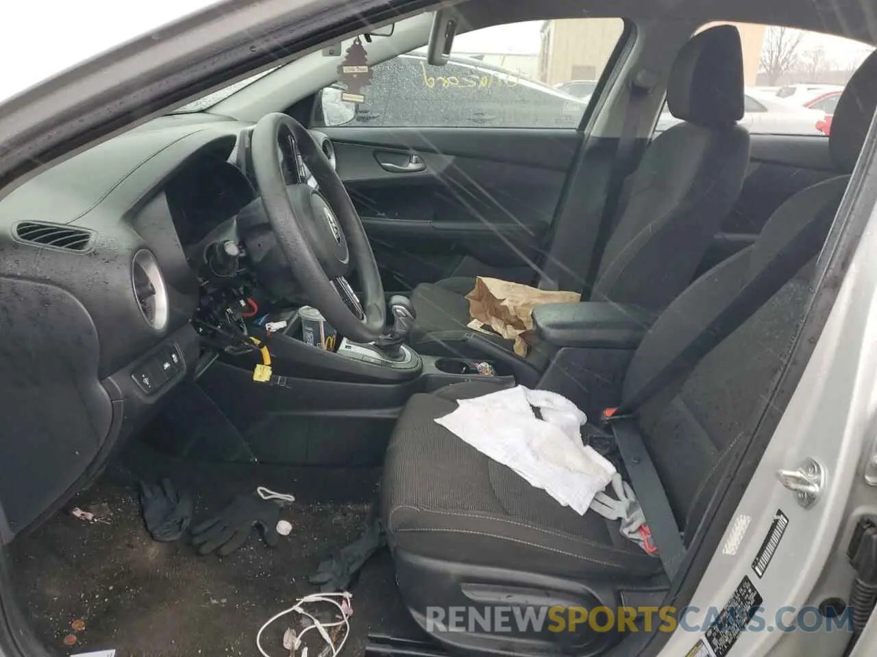 7 Фотография поврежденного автомобиля 3KPF24AD0LE187832 KIA FORTE 2020