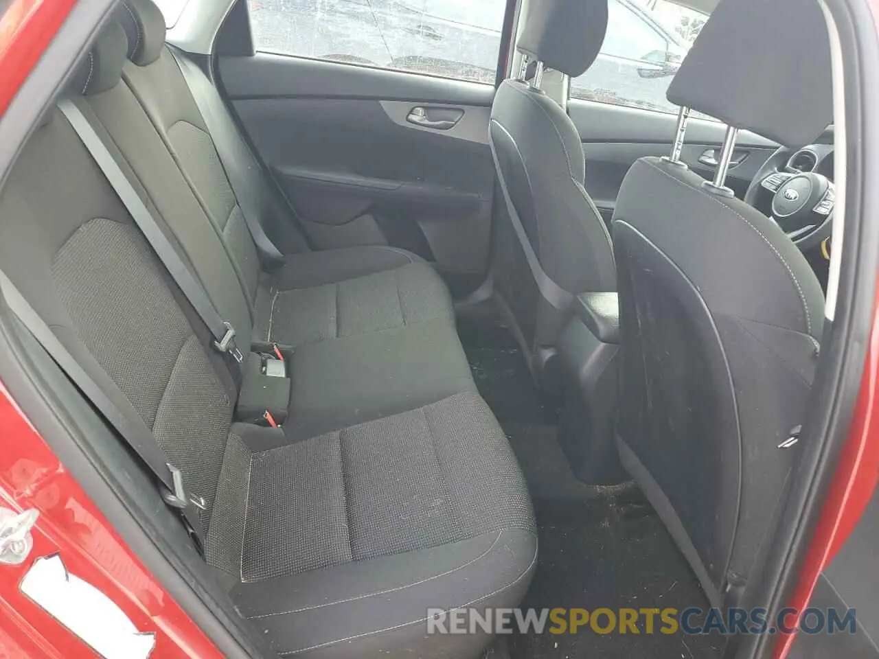 10 Photograph of a damaged car 3KPF24AD0LE211465 KIA FORTE 2020