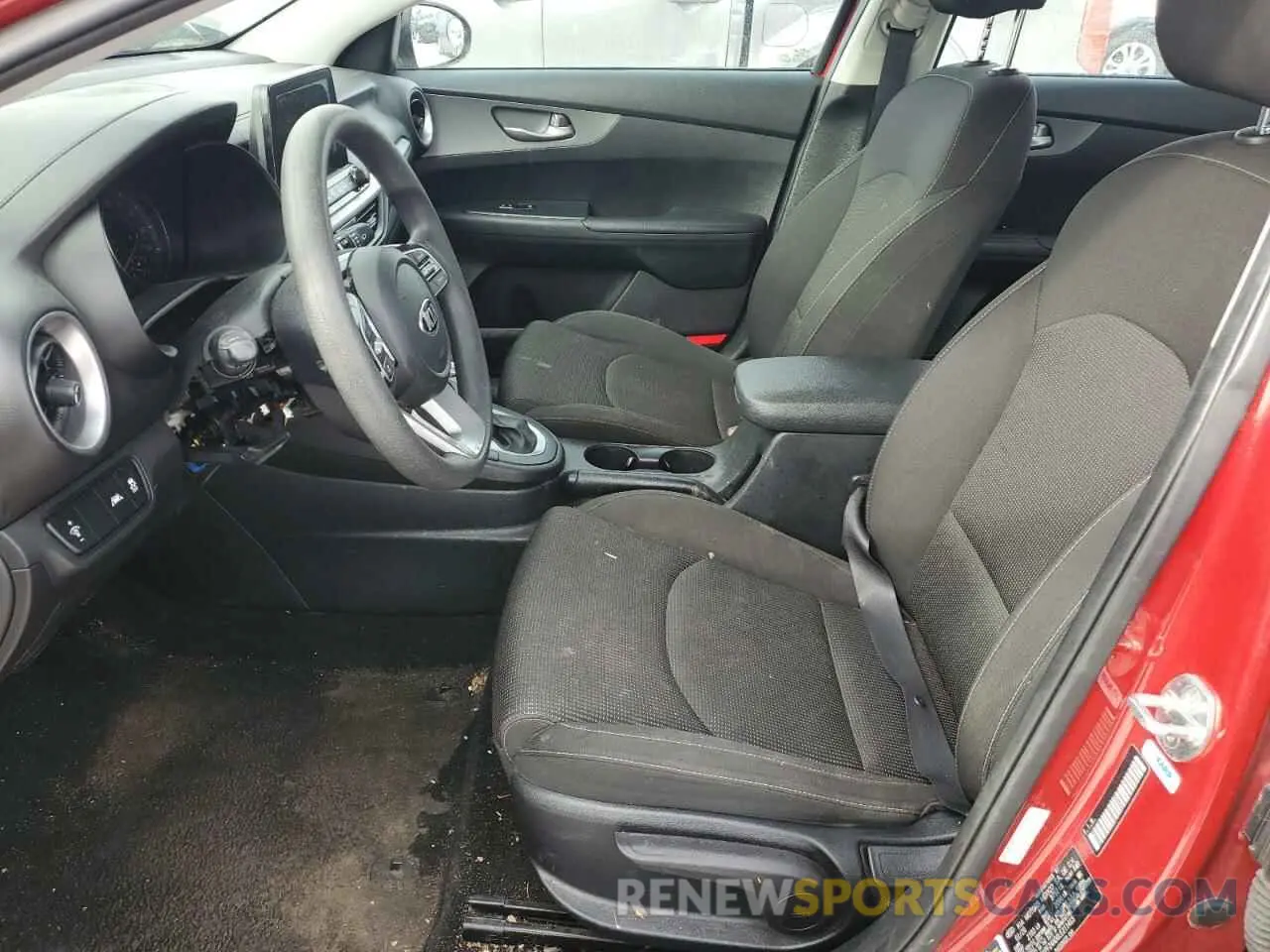 7 Photograph of a damaged car 3KPF24AD0LE211465 KIA FORTE 2020