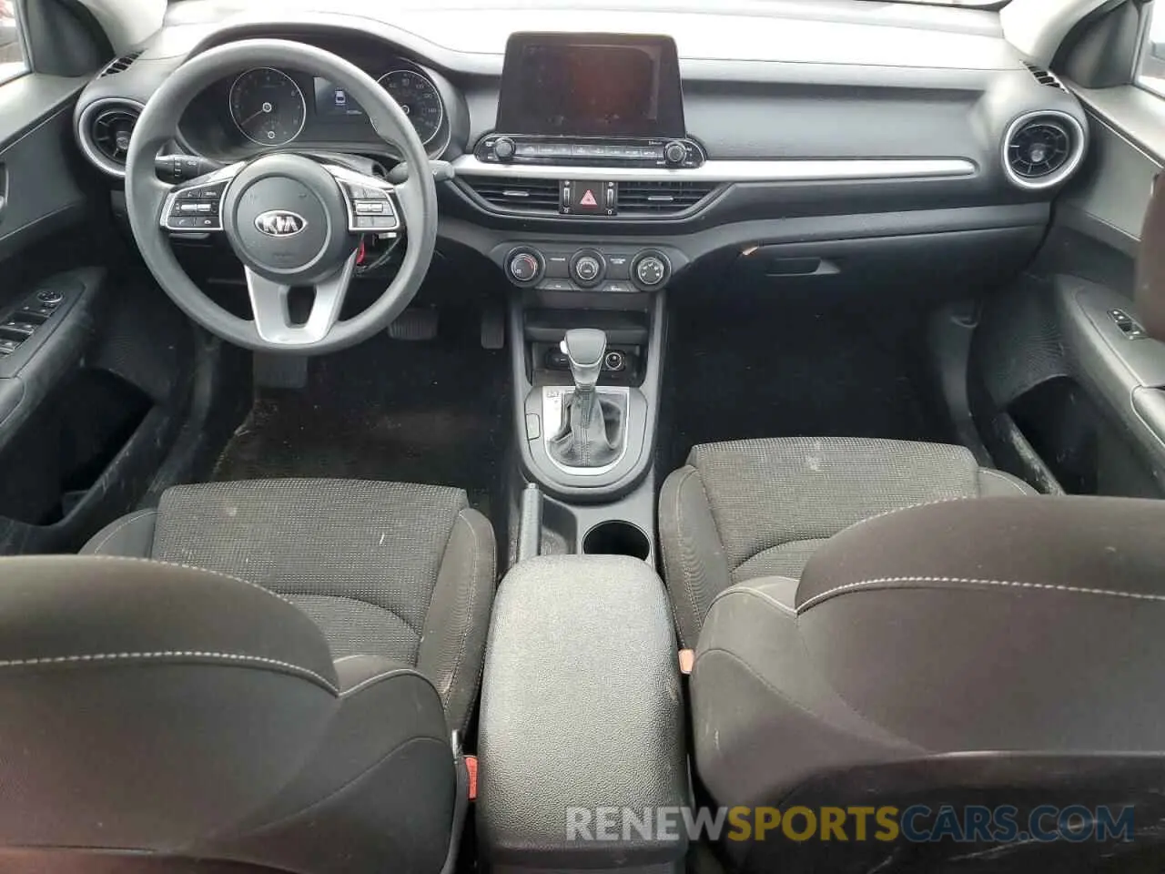 8 Photograph of a damaged car 3KPF24AD0LE211465 KIA FORTE 2020