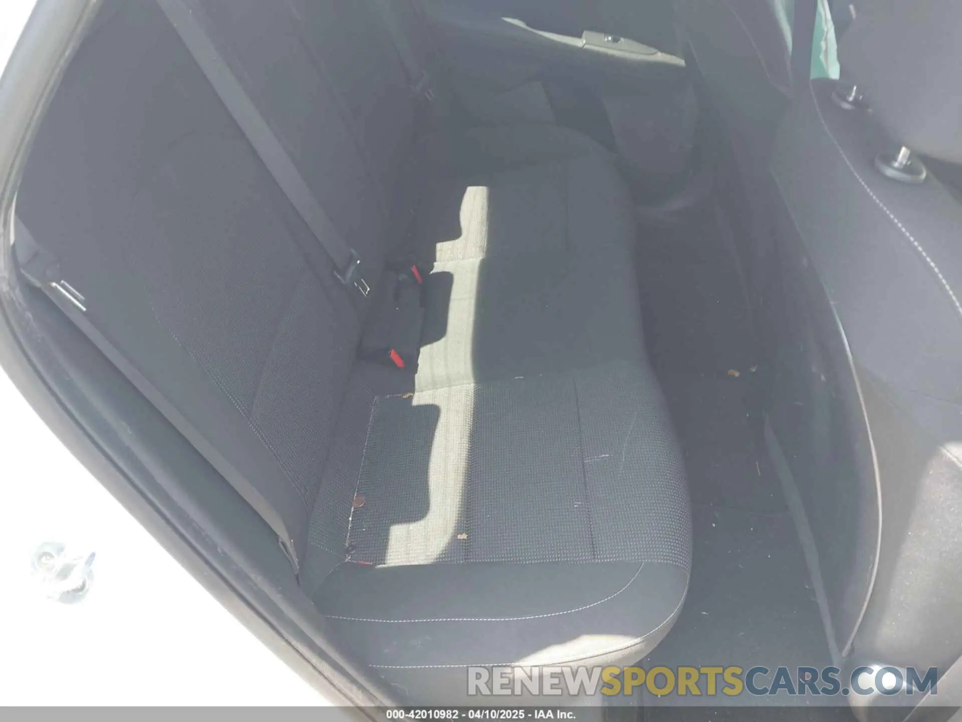8 Photograph of a damaged car 3KPF24AD0LE211515 KIA FORTE 2020