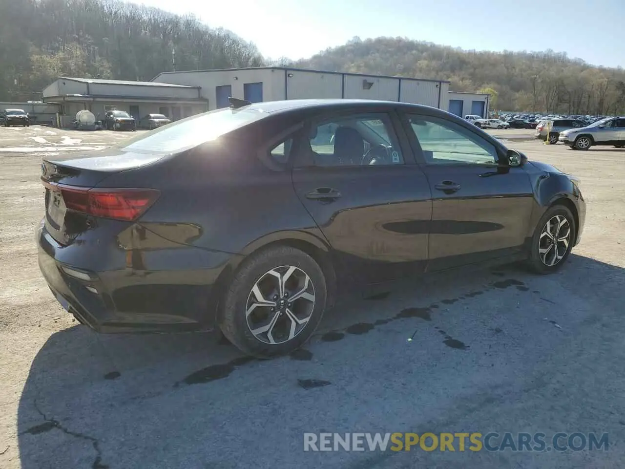 3 Фотография поврежденного автомобиля 3KPF24AD0LE229156 KIA FORTE 2020