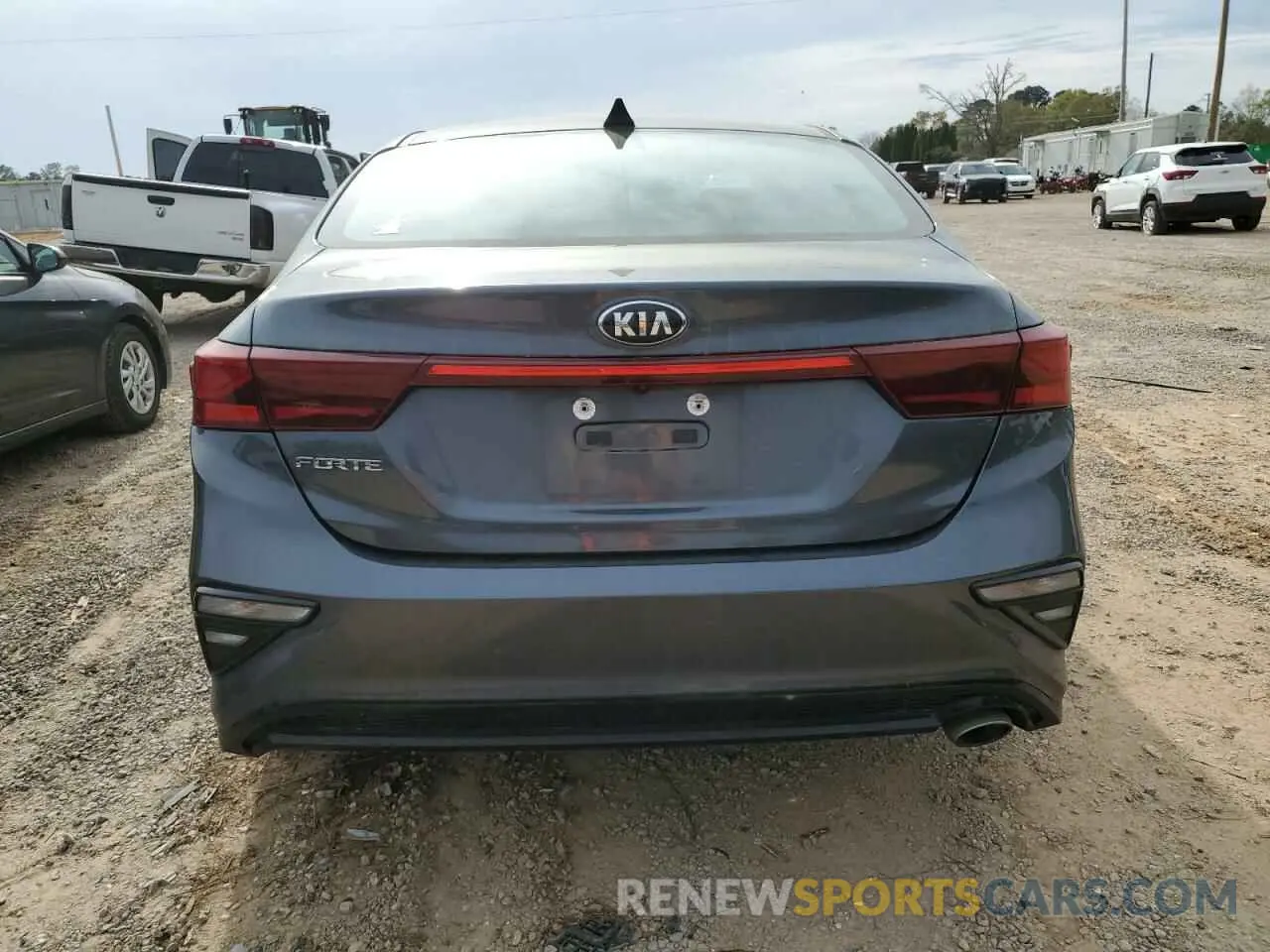 6 Photograph of a damaged car 3KPF24AD0LE255885 KIA FORTE 2020