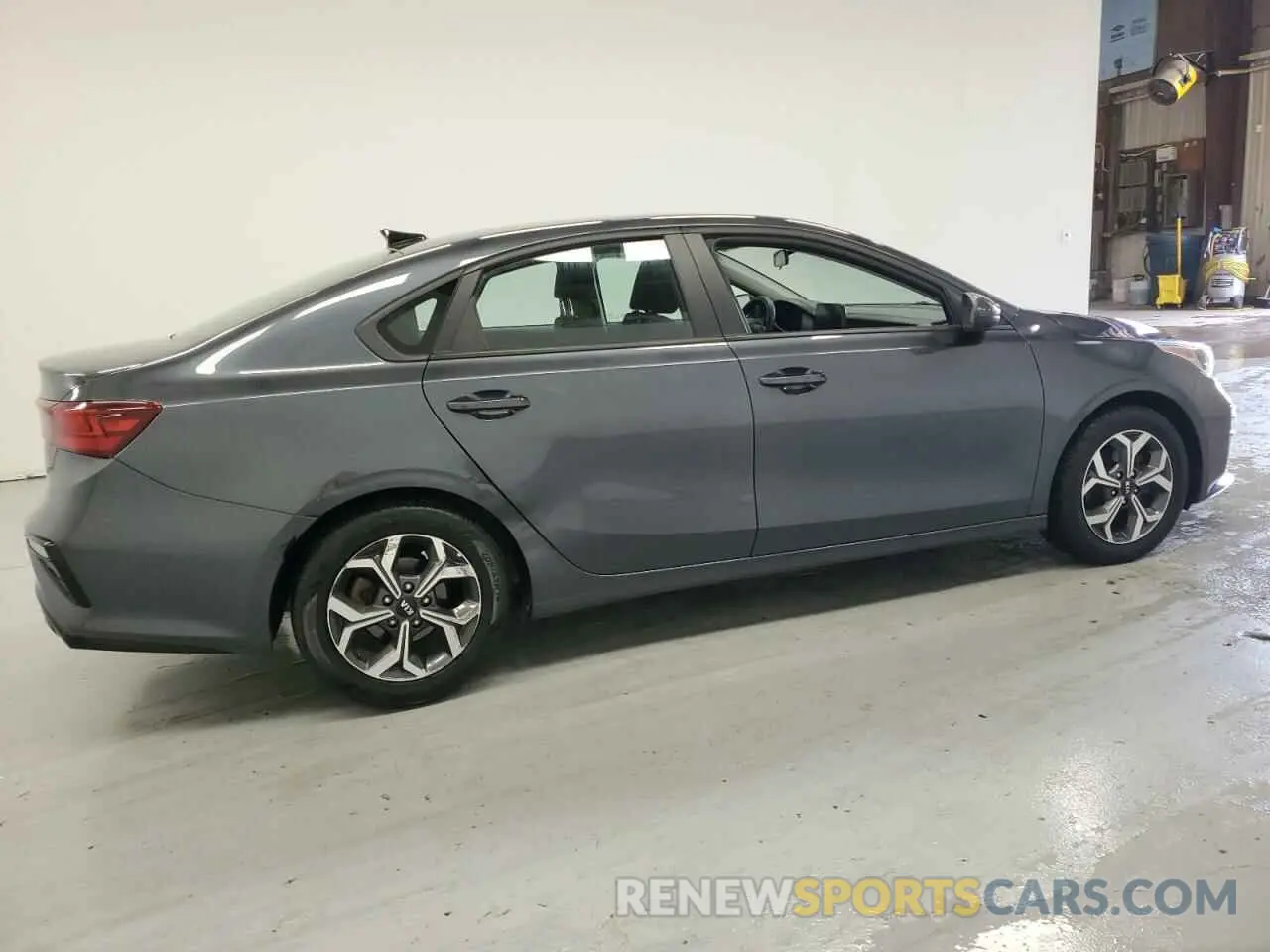 3 Фотография поврежденного автомобиля 3KPF24AD0LE260438 KIA FORTE 2020