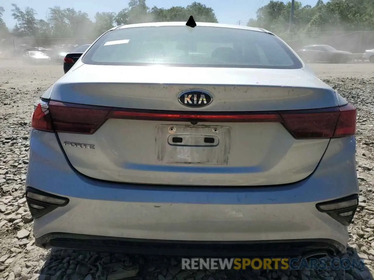 6 Фотография поврежденного автомобиля 3KPF24AD1LE140812 KIA FORTE 2020
