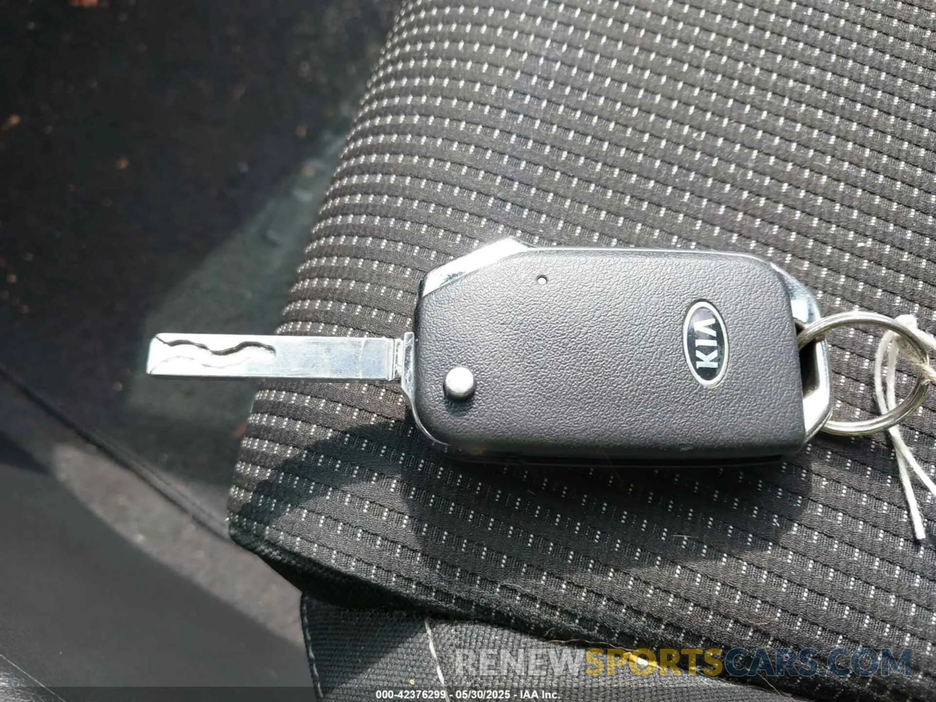 11 Photograph of a damaged car 3KPF24AD1LE161370 KIA FORTE 2020