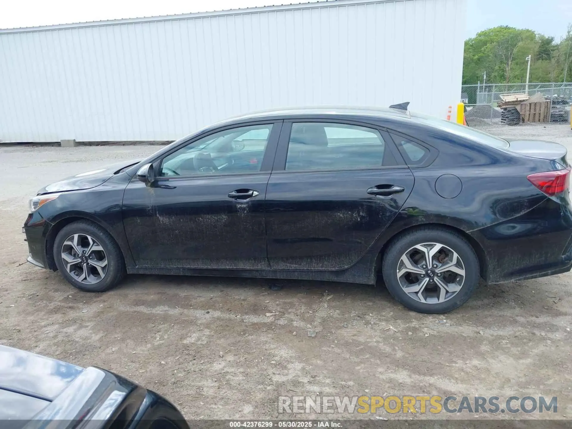 14 Photograph of a damaged car 3KPF24AD1LE161370 KIA FORTE 2020