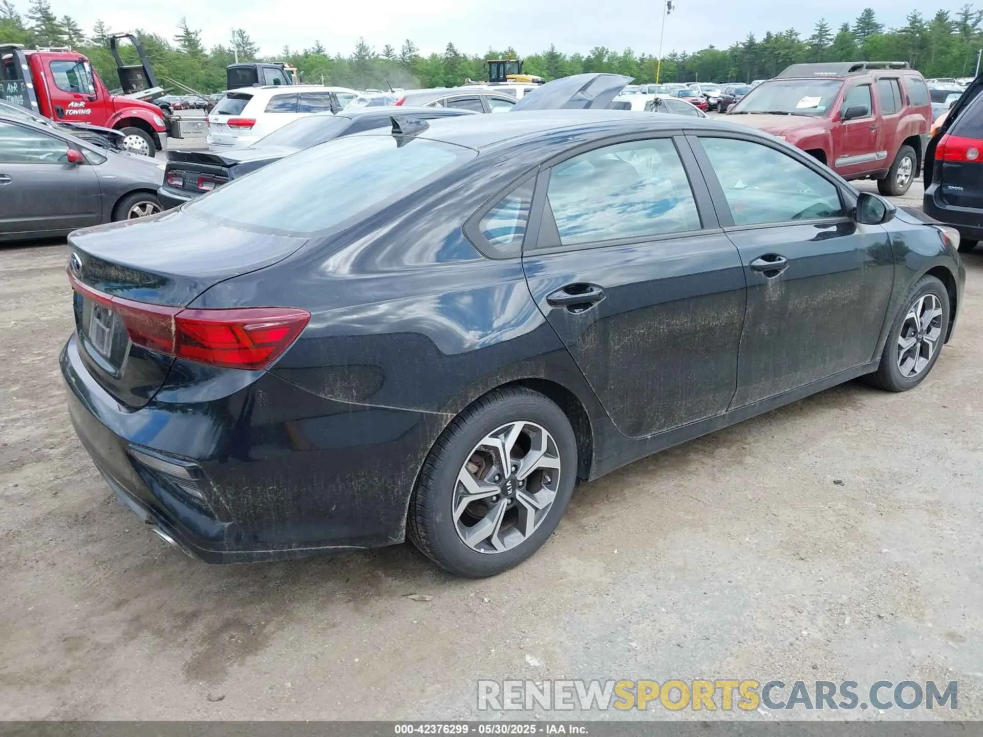 4 Photograph of a damaged car 3KPF24AD1LE161370 KIA FORTE 2020