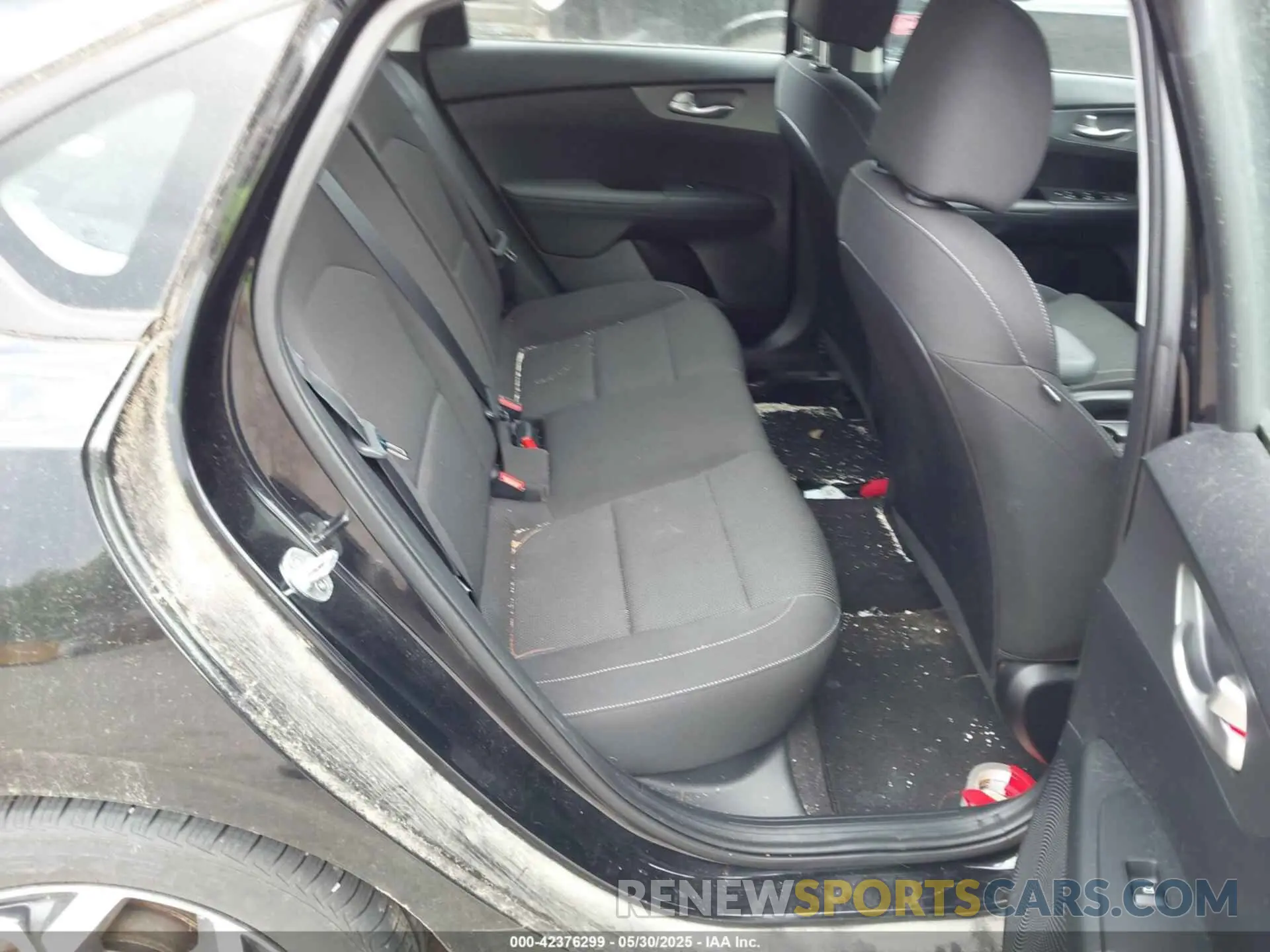 8 Photograph of a damaged car 3KPF24AD1LE161370 KIA FORTE 2020