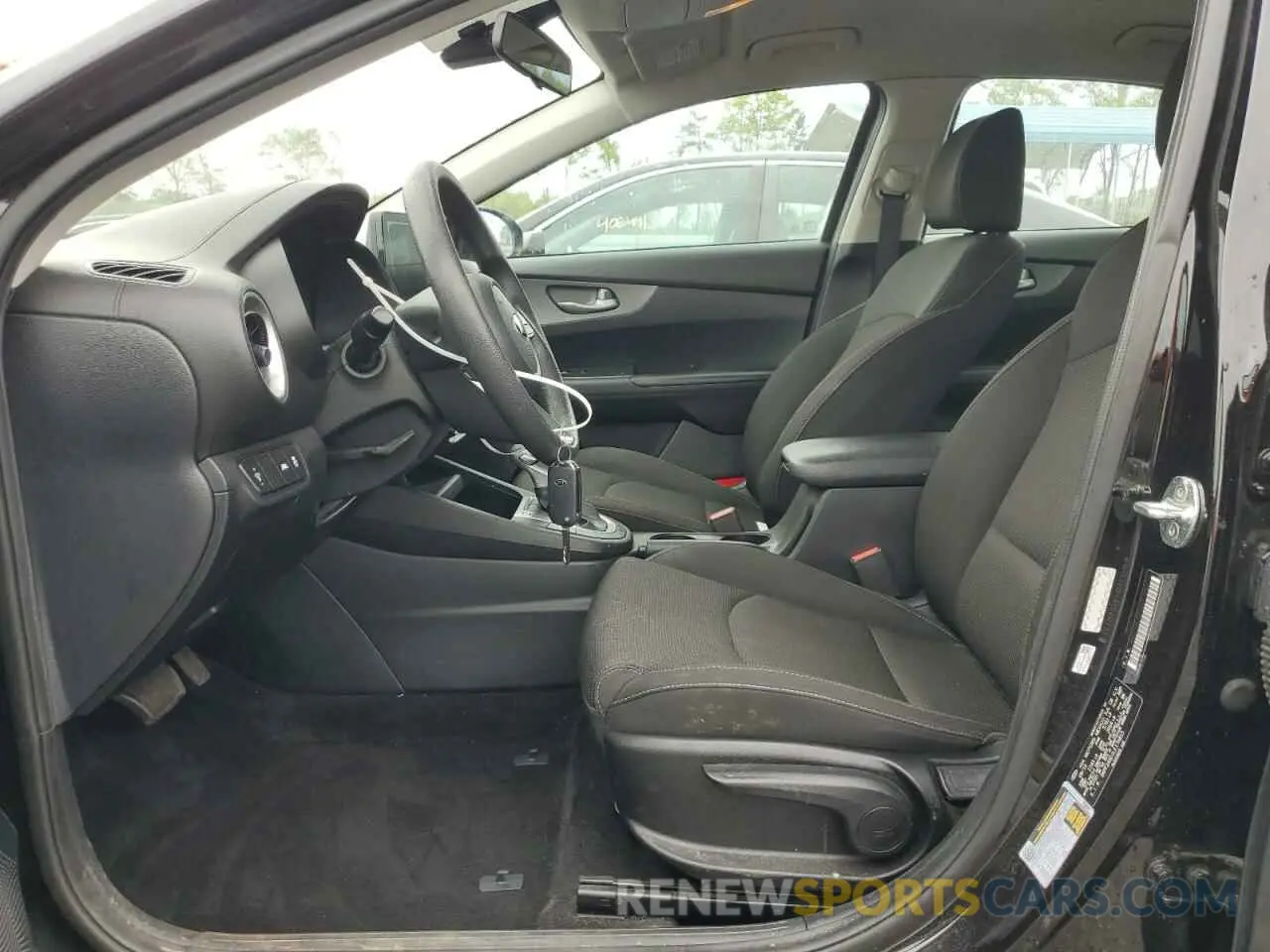 7 Photograph of a damaged car 3KPF24AD1LE174815 KIA FORTE 2020