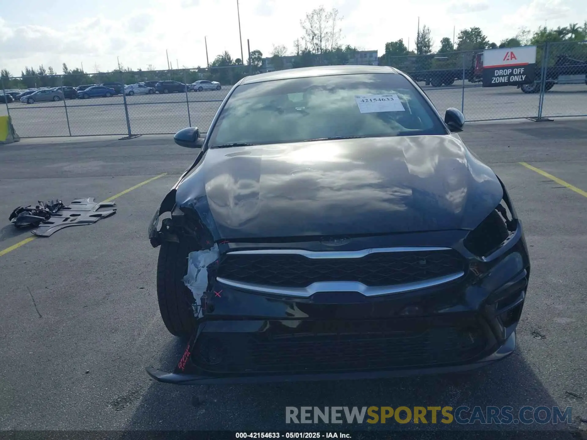 13 Photograph of a damaged car 3KPF24AD1LE212690 KIA FORTE 2020