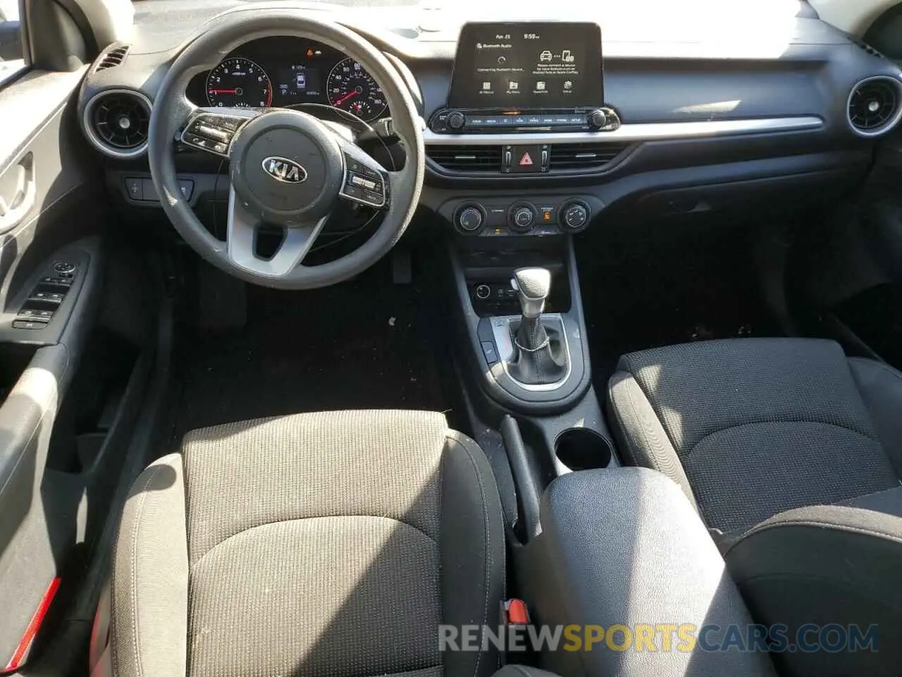 8 Фотография поврежденного автомобиля 3KPF24AD1LE226833 KIA FORTE 2020