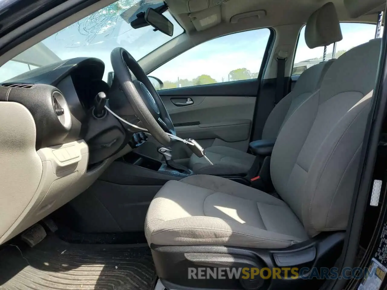 7 Фотография поврежденного автомобиля 3KPF24AD1LE238478 KIA FORTE 2020