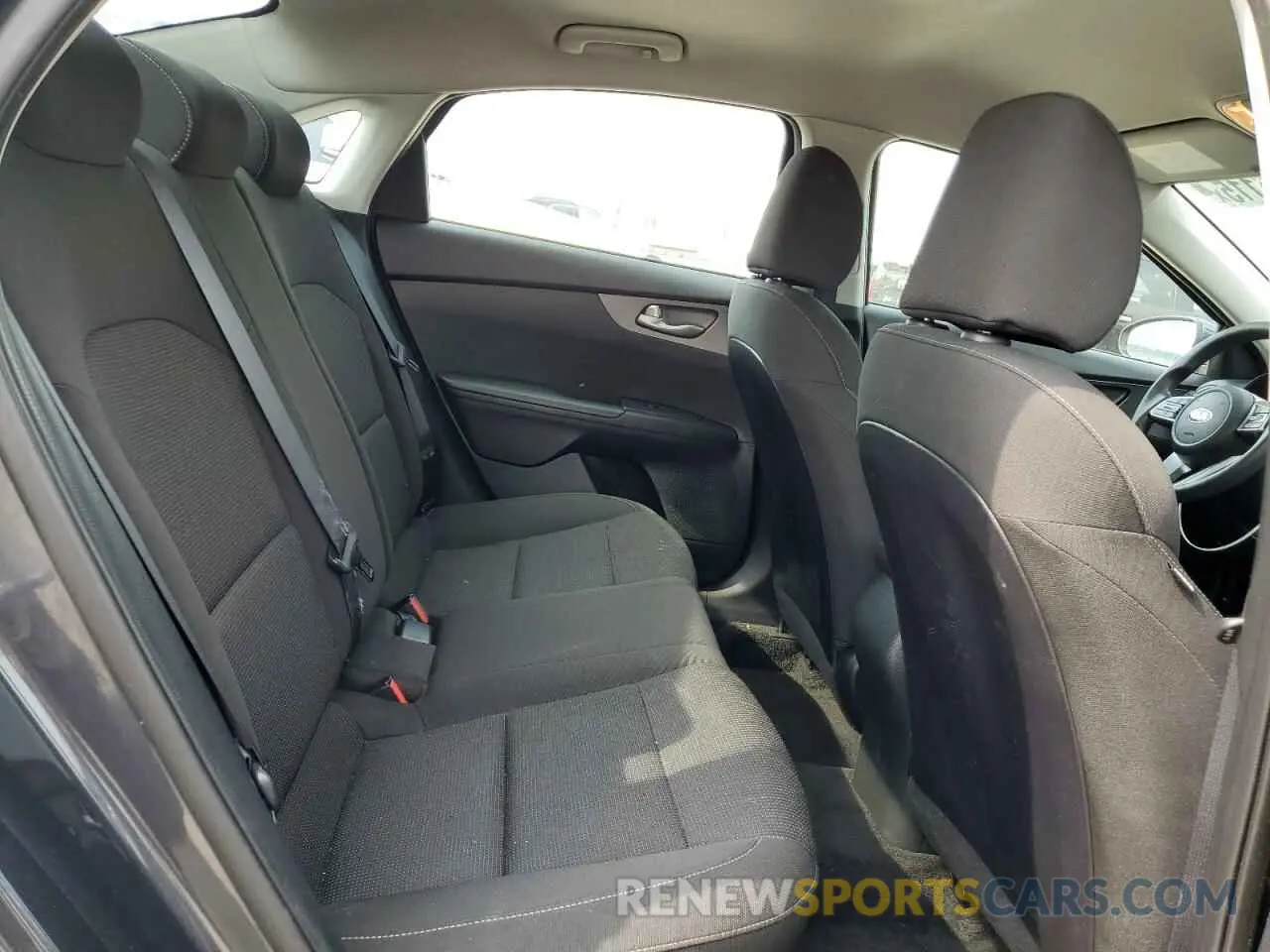 10 Photograph of a damaged car 3KPF24AD1LE251571 KIA FORTE 2020