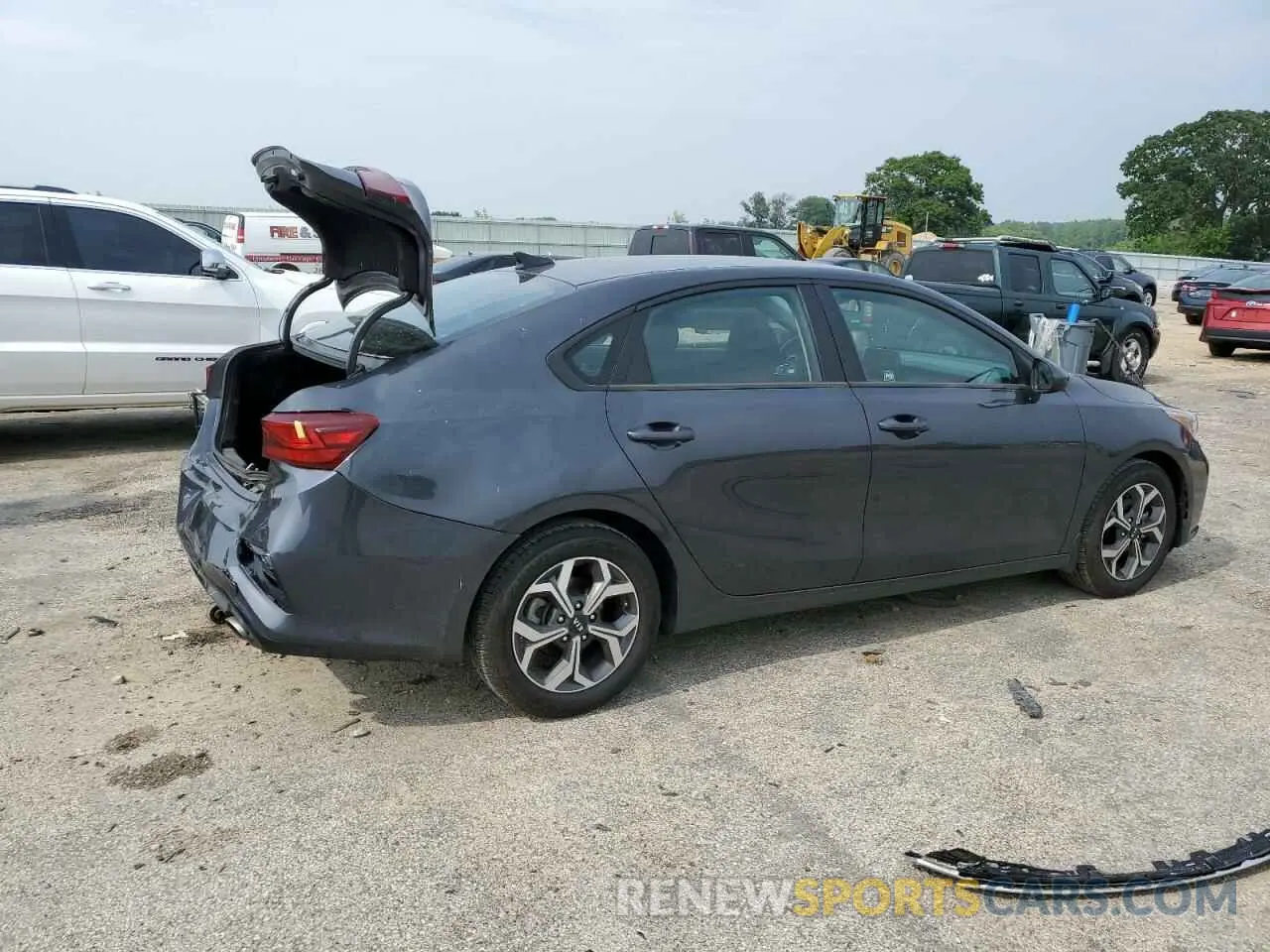 3 Photograph of a damaged car 3KPF24AD1LE251571 KIA FORTE 2020
