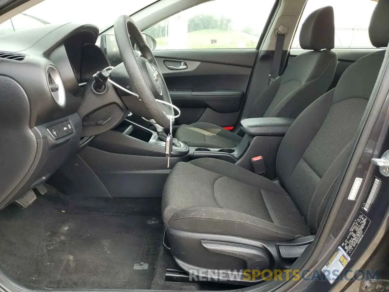 7 Photograph of a damaged car 3KPF24AD1LE251571 KIA FORTE 2020