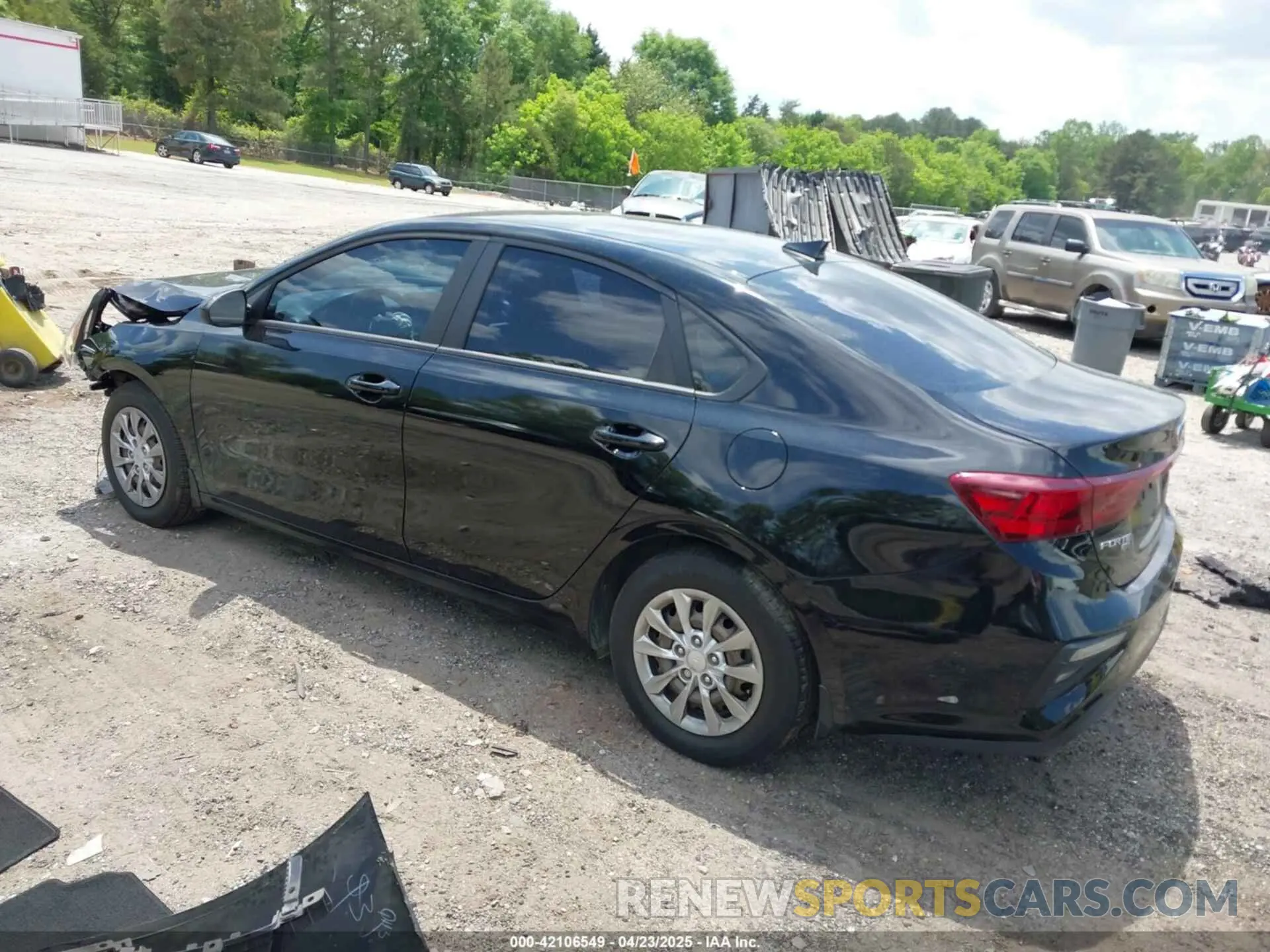3 Photograph of a damaged car 3KPF24AD1LE257371 KIA FORTE 2020