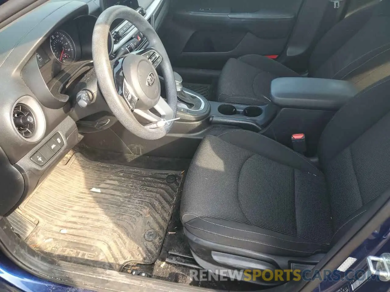 7 Фотография поврежденного автомобиля 3KPF24AD1LE257967 KIA FORTE 2020