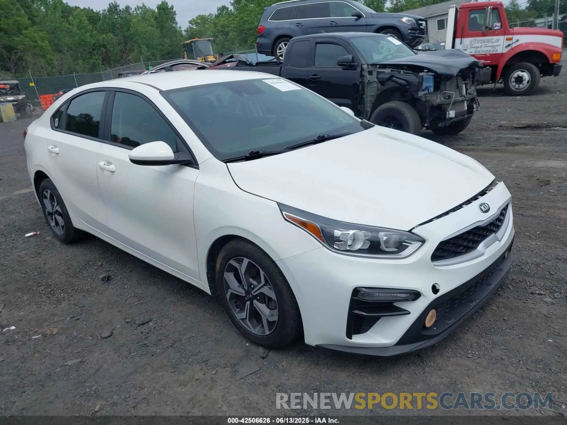 1 Photograph of a damaged car 3KPF24AD2LE143976 KIA FORTE 2020