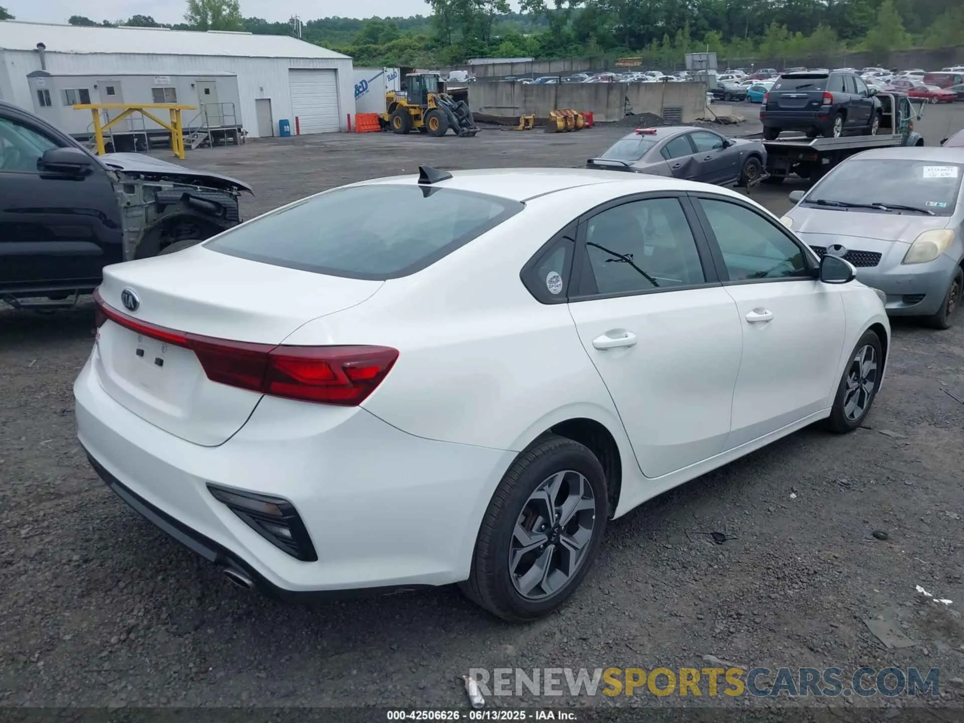 4 Photograph of a damaged car 3KPF24AD2LE143976 KIA FORTE 2020