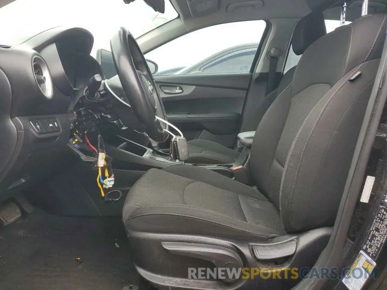 7 Photograph of a damaged car 3KPF24AD2LE158901 KIA FORTE 2020