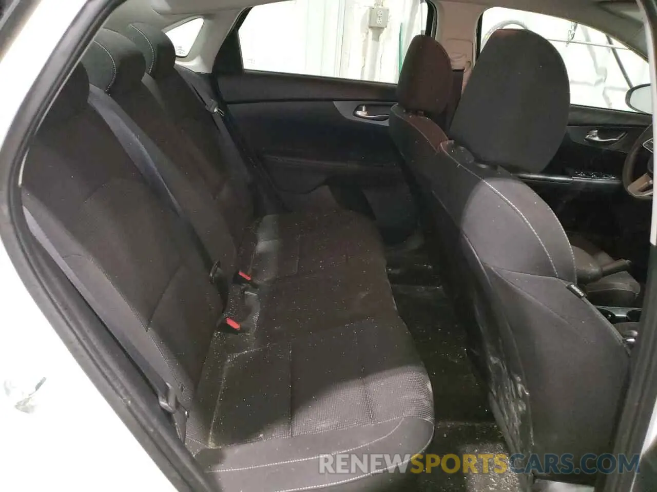 10 Photograph of a damaged car 3KPF24AD2LE165654 KIA FORTE 2020