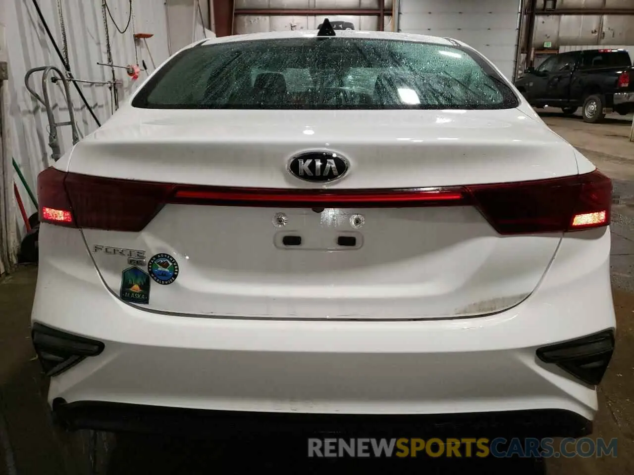 6 Photograph of a damaged car 3KPF24AD2LE165654 KIA FORTE 2020