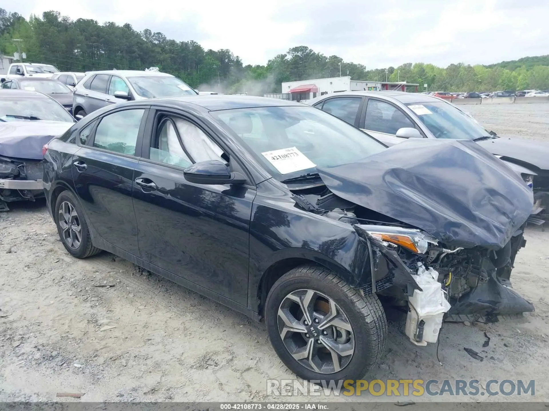 13 Photograph of a damaged car 3KPF24AD2LE170966 KIA FORTE 2020