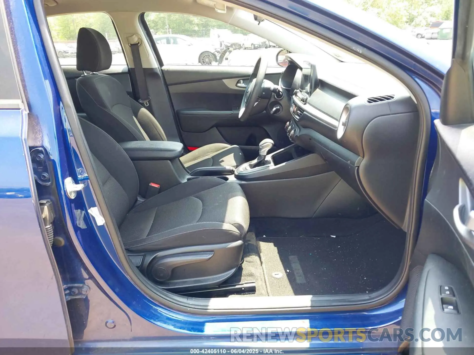 5 Photograph of a damaged car 3KPF24AD2LE183040 KIA FORTE 2020