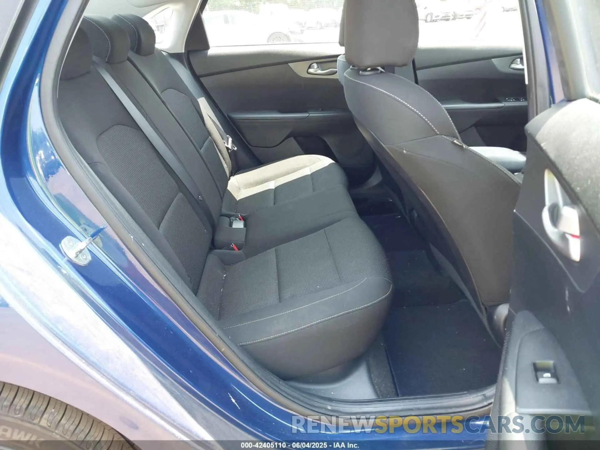 8 Photograph of a damaged car 3KPF24AD2LE183040 KIA FORTE 2020