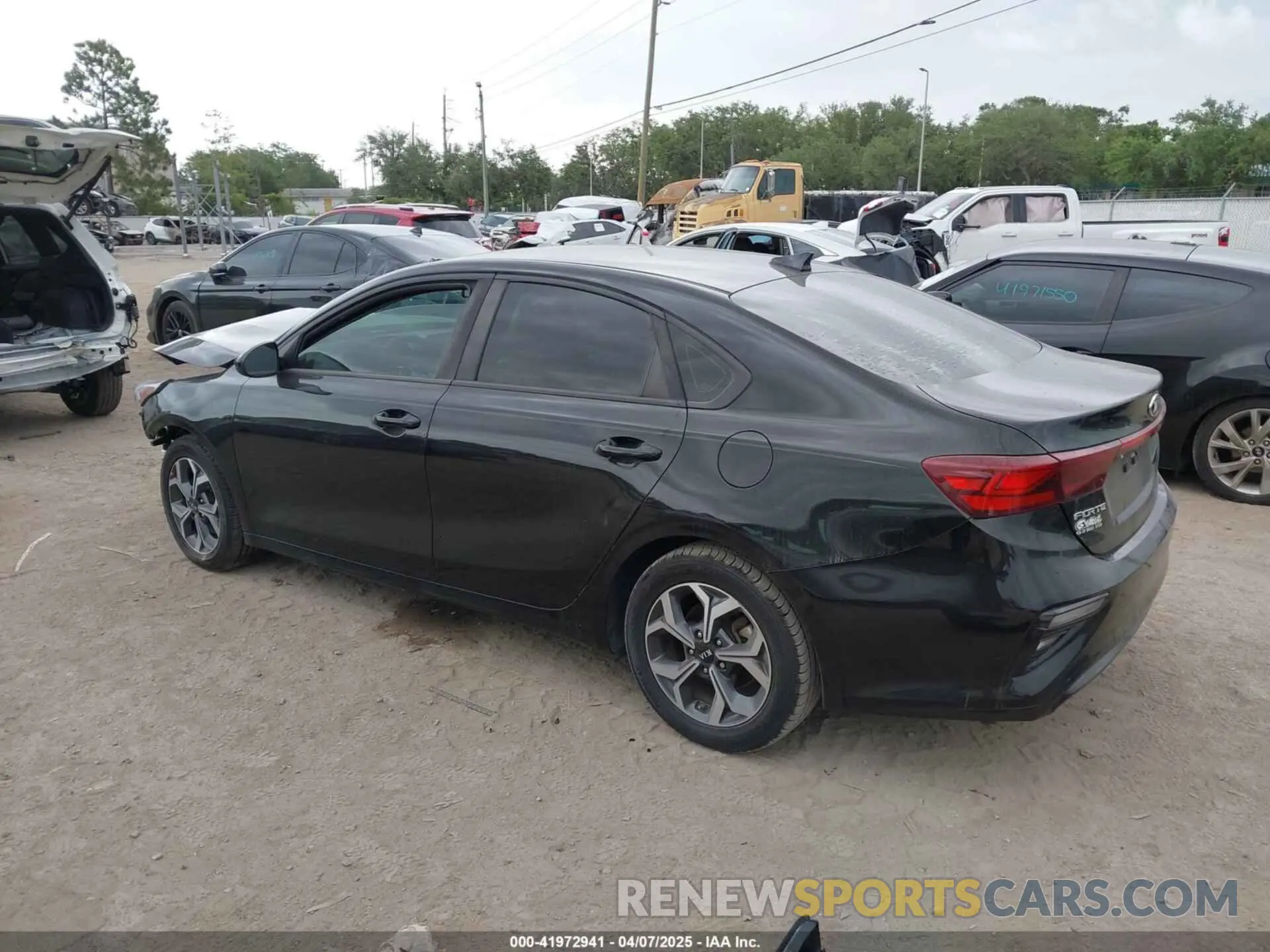 15 Photograph of a damaged car 3KPF24AD2LE186231 KIA FORTE 2020