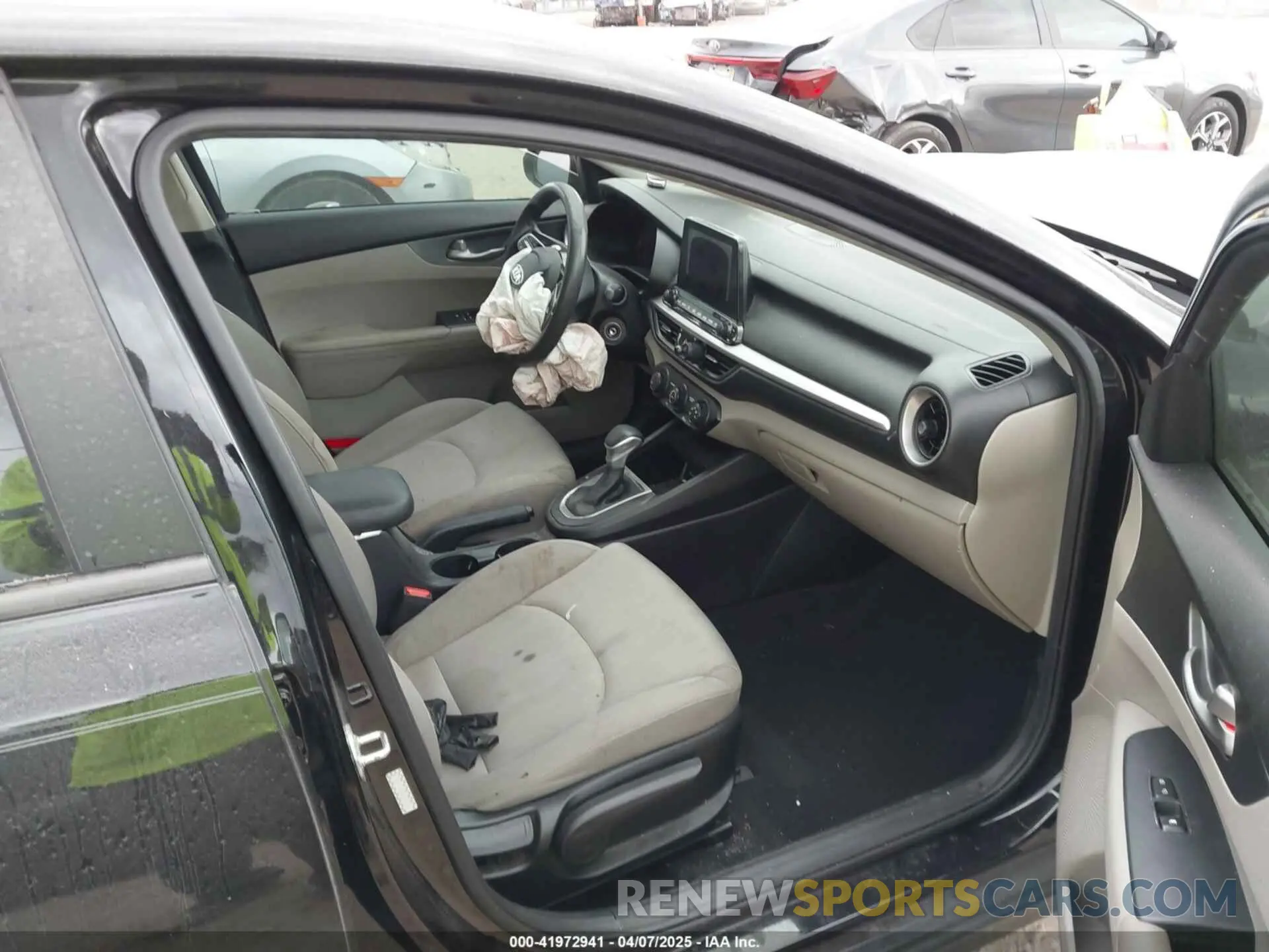 5 Photograph of a damaged car 3KPF24AD2LE186231 KIA FORTE 2020