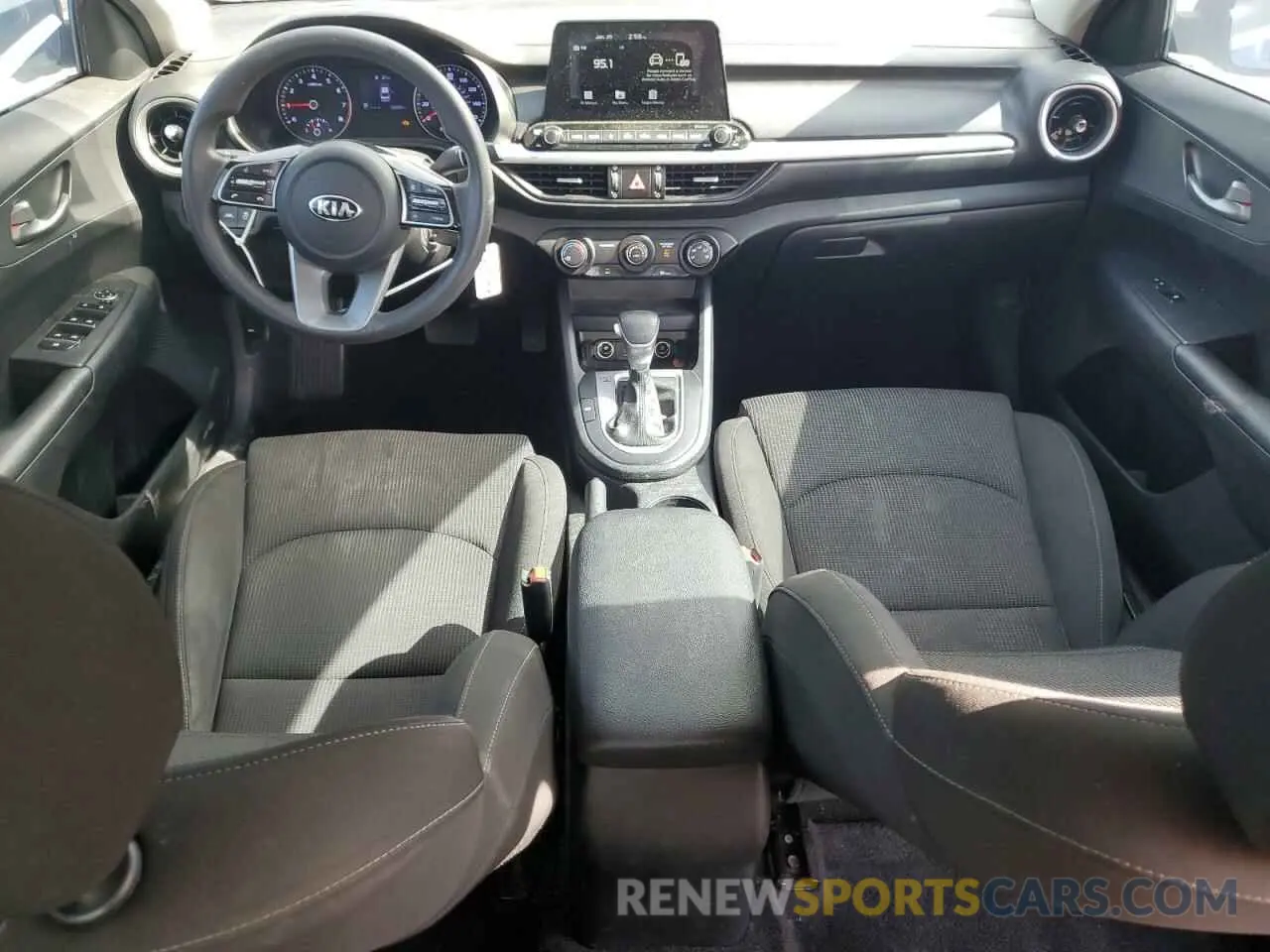 8 Photograph of a damaged car 3KPF24AD2LE186469 KIA FORTE 2020