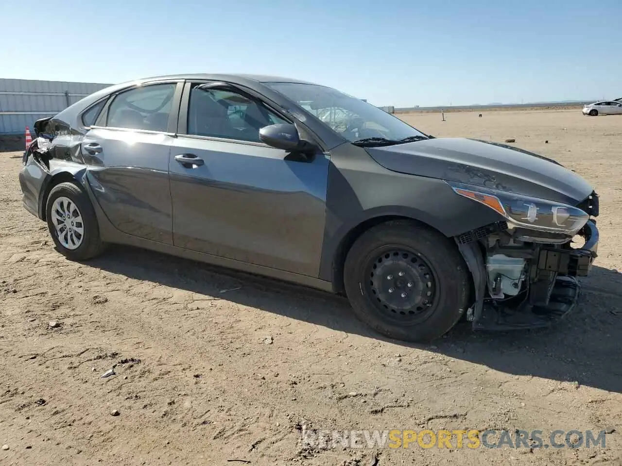 4 Фотография поврежденного автомобиля 3KPF24AD2LE191820 KIA FORTE 2020