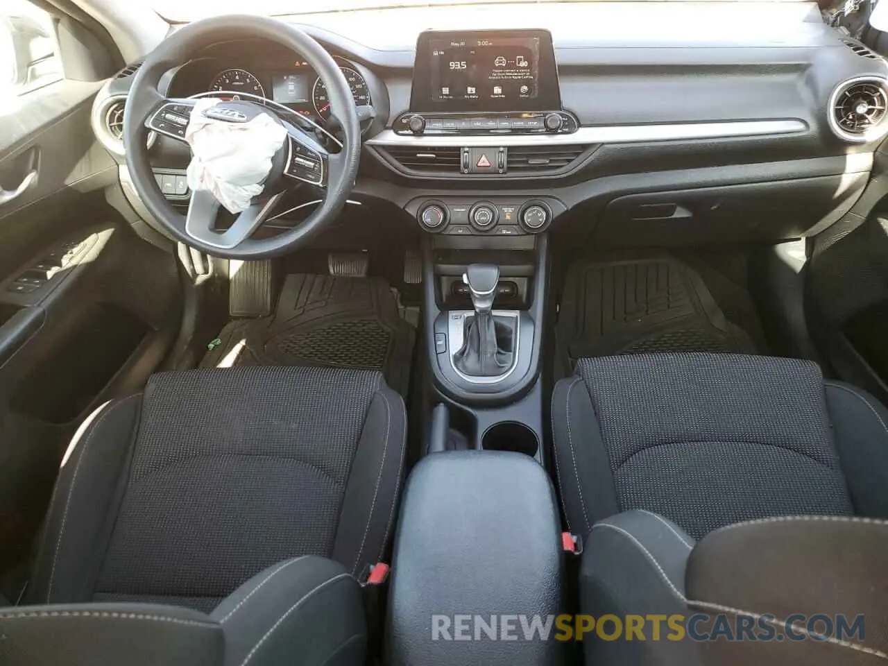 8 Фотография поврежденного автомобиля 3KPF24AD2LE191820 KIA FORTE 2020