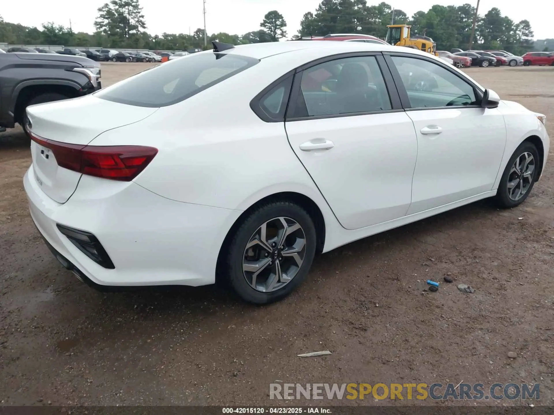 4 Фотография поврежденного автомобиля 3KPF24AD2LE209197 KIA FORTE 2020
